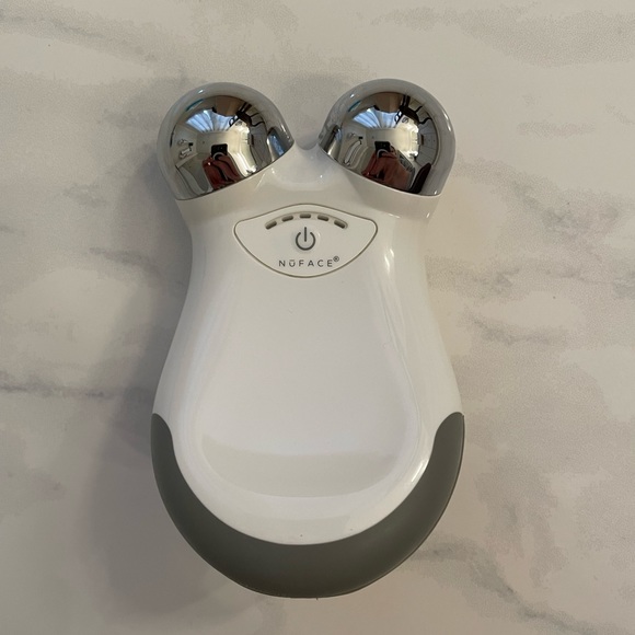 NuFACE Mini - Picture 1 of 3